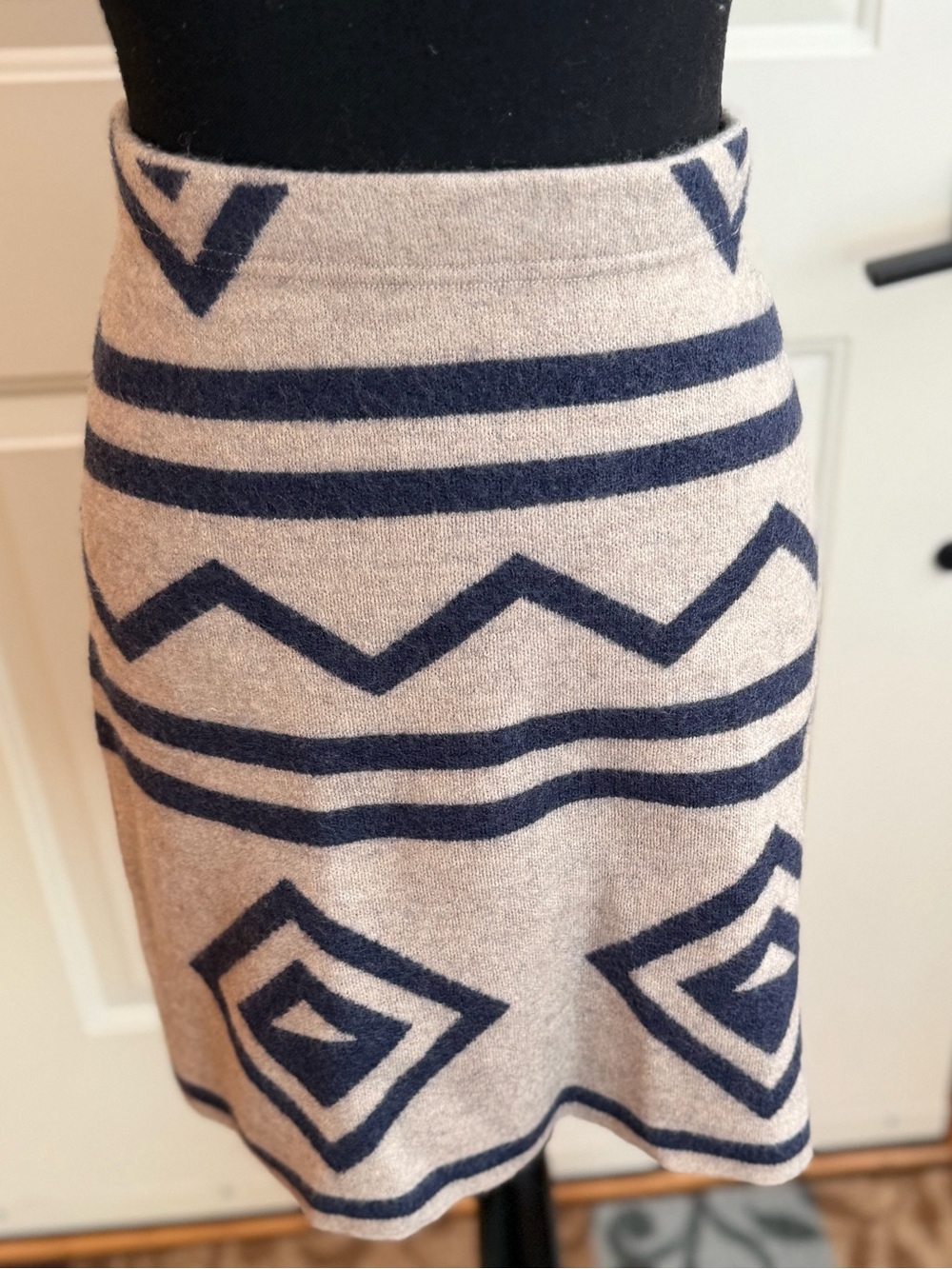 Toad & Co oatmeal & blue boiled merino wool diamond sweater skirt. Size medium